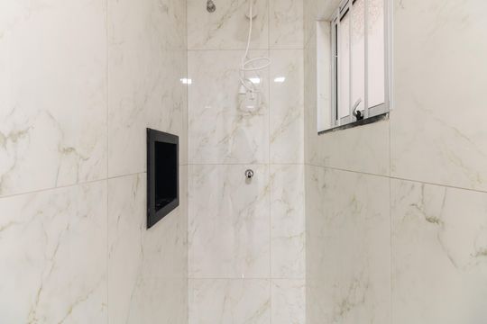 Banheiro  de apartamento para alugar com 1 quarto, 42m² em Vila Carrão, São Paulo