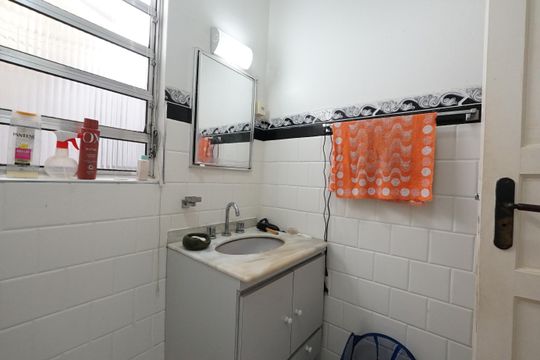 Banheiro de casa à venda com 2 quartos, 100m² em Vila São José, São Paulo