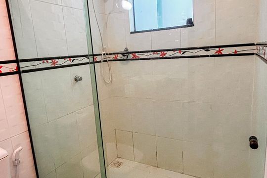 Casa para alugar com 5 quartos, 608m² em Enseada das Gaivotas, Rio das Ostras