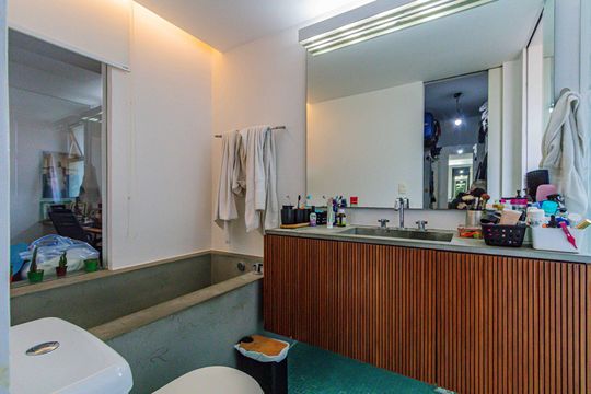 Suite 01 - Banheiro de apartamento para alugar com 2 quartos, 127m² em Barra Funda, São Paulo