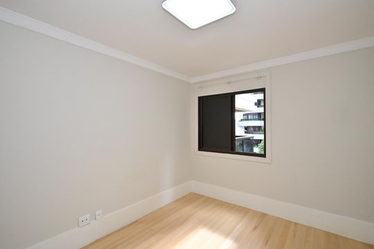 Quarto 1 de apartamento para alugar com 4 quartos, 156m² em Vila Morumbi, São Paulo