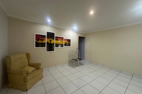 Sala de casa para alugar com 3 quartos, 150m² em Recanto Phrynea, Barueri