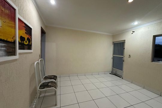 Sala de casa para alugar com 3 quartos, 150m² em Recanto Phrynea, Barueri