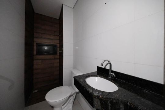 Banheiro de apartamento à venda com 2 quartos, 45m² em Parque Maria Luiza, São Paulo