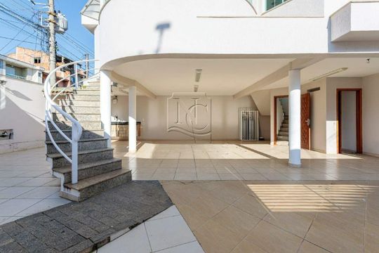 Casa à venda com 3 quartos, 235m² em Jardim Pilar, Santo André