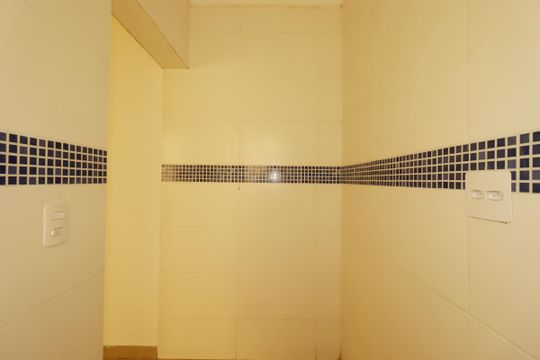 Área de Serviço de casa à venda com 2 quartos, 143m² em Jardim Rina, Santo André