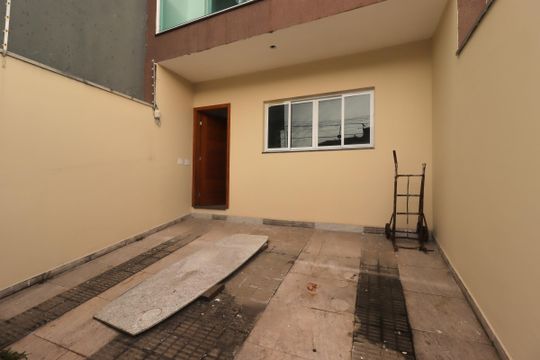 Garagem de casa à venda com 2 quartos, 143m² em Jardim Rina, Santo André