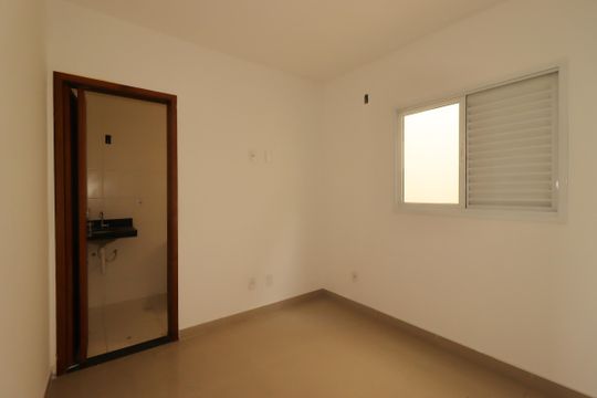 Suíte 1 de casa à venda com 2 quartos, 143m² em Jardim Rina, Santo André