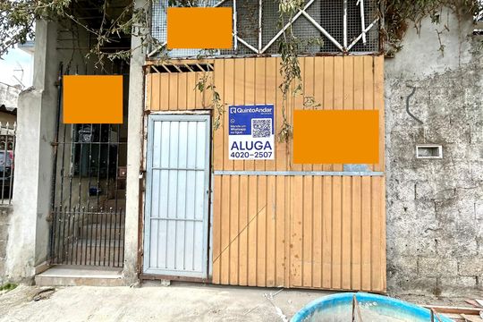 Placa instalada na fachada do imóvel  de kitnet/studio para alugar com 1 quarto, 30m² em Jardim Presidente Dutra, Guarulhos