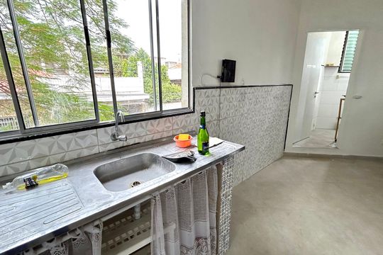 Cozinha de kitnet/studio para alugar com 1 quarto, 30m² em Jardim Presidente Dutra, Guarulhos