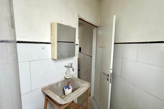 Banheiro  de kitnet/studio para alugar com 1 quarto, 30m² em Jardim Presidente Dutra, Guarulhos