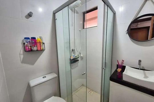 Banheiro de kitnet/studio para alugar com 2 quartos, 50m² em Savassi, Ribeirão das Neves