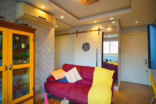 Sala de apartamento à venda com 2 quartos, 48m² em Jardim Lindóia, Porto Alegre