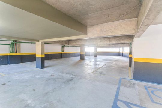 Garagem  de apartamento à venda com 2 quartos, 77m² em Santa Efigênia, Belo Horizonte