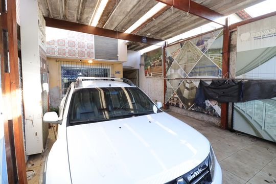 Garagem de casa para alugar com 3 quartos, 197m² em Veleiros, São Paulo