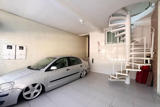 Garagem de casa para alugar com 4 quartos, 140m² em Jardim Beatriz, São Bernardo do Campo