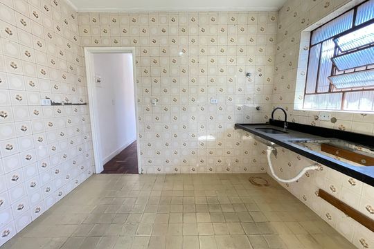 Cozinha de casa à venda com 2 quartos, 69m² em Jardim Cláudia, São Paulo
