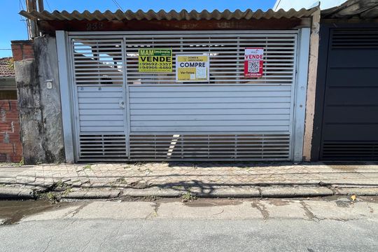 Fachada de casa à venda com 2 quartos, 69m² em Jardim Cláudia, São Paulo