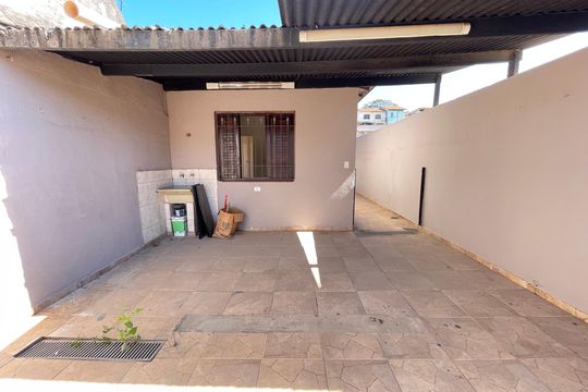 Quintal de casa à venda com 2 quartos, 69m² em Jardim Cláudia, São Paulo