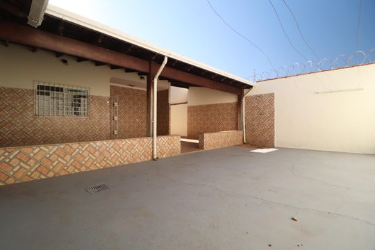 Quintal de casa para alugar com 3 quartos, 180m² em Jardim Patricia, Uberlândia