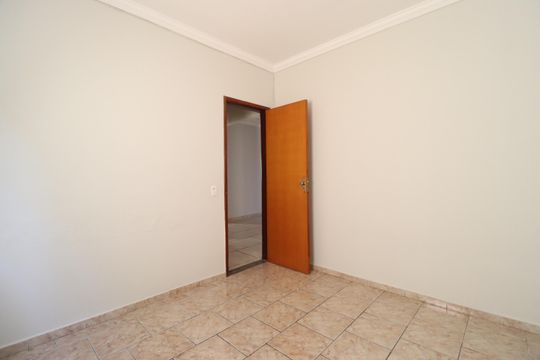 Quarto 2 de casa para alugar com 3 quartos, 180m² em Jardim Patricia, Uberlândia