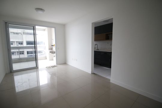 Sala de apartamento para alugar com 4 quartos, 165m² em Barra da Tijuca, Rio de Janeiro