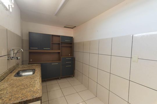 Cozinha e Área de Serviço de casa para alugar com 2 quartos, 70m² em Covanca, São Gonçalo