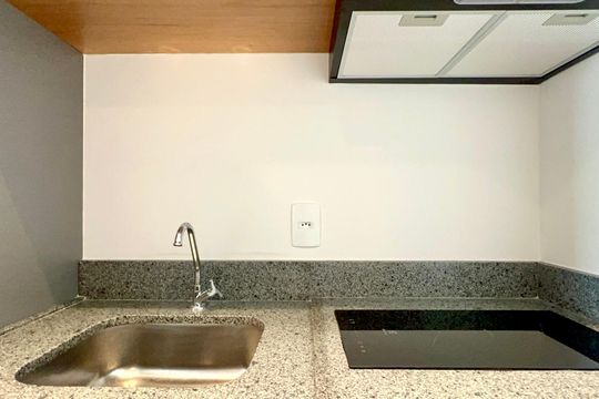 Cozinha de kitnet/studio para alugar com 1 quarto, 25m² em Pinheiros, São Paulo