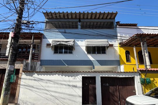 Fachada  de casa à venda com 3 quartos, 120m² em Taquara, Rio de Janeiro