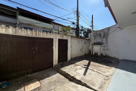 Quintal  de casa à venda com 3 quartos, 120m² em Taquara, Rio de Janeiro