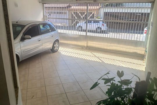 Casa para alugar com 4 quartos, 250m² em Jardim Nossa Senhora do Carmo, São Paulo