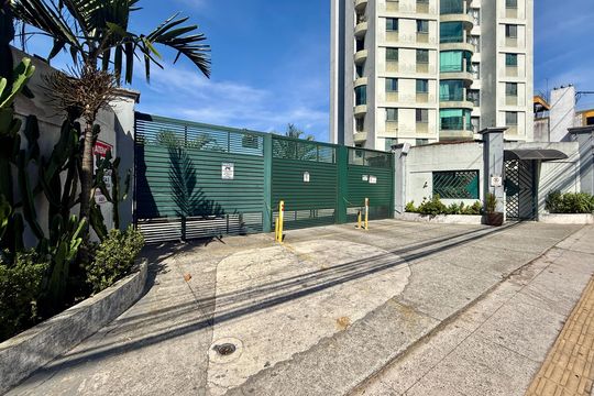 Fachada  de apartamento à venda com 3 quartos, 72m² em Interlagos, São Paulo