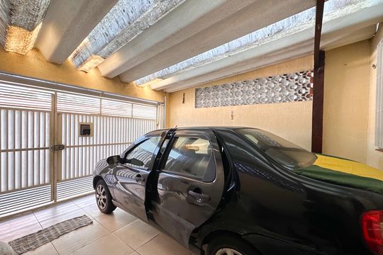 Garagem de casa à venda com 2 quartos, 140m² em Vila Israel, São Bernardo do Campo