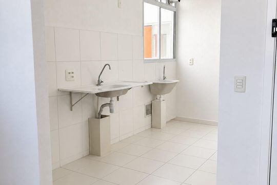 Cozinha de apartamento para alugar com 2 quartos, 48m² em Anchieta, Rio de Janeiro