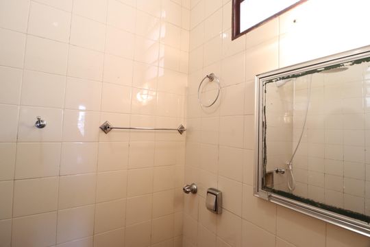 Banheiro de apartamento para alugar com 1 quarto, 65m² em Martins, Uberlândia