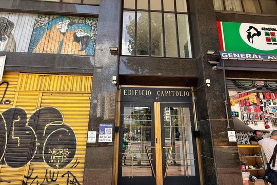 Fachada de kitnet/studio para alugar com 1 quarto, 36m² em República, São Paulo