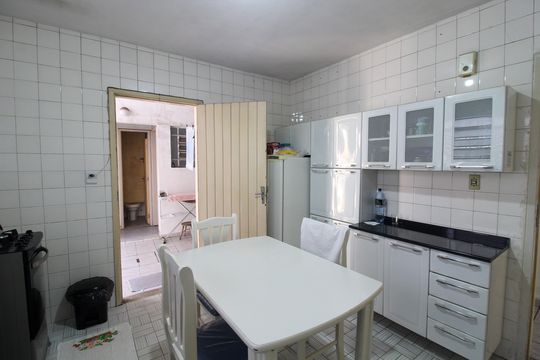 Cozinha de casa à venda com 4 quartos, 147m² em Jardim Bonfiglioli, São Paulo