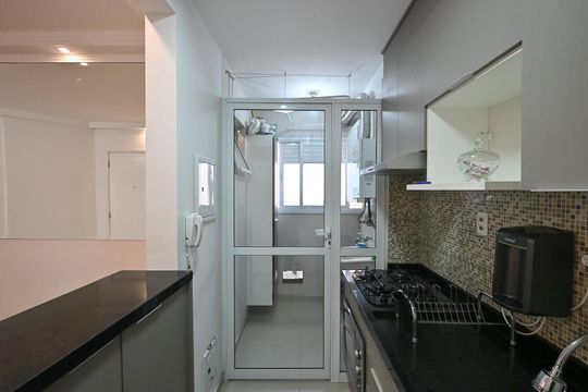 Cozinha de apartamento para alugar com 2 quartos, 52m² em Jardim Monte Alegre, Taboão da Serra