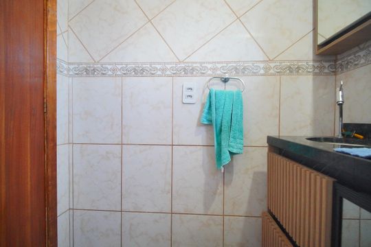 Banheiro de casa à venda com 2 quartos, 100m² em Campina, São Leopoldo