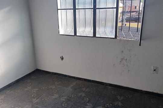 Quarto de casa à venda com 5 quartos, 200m² em Campo Grande, Rio de Janeiro