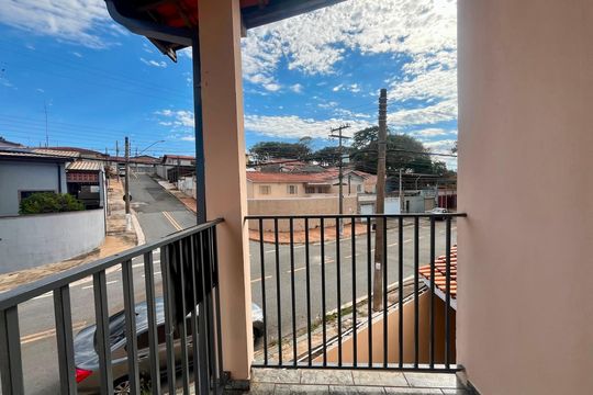 Sacada suíte de casa para alugar com 3 quartos, 150m² em Vila Miguel Vicente Cury, Campinas
