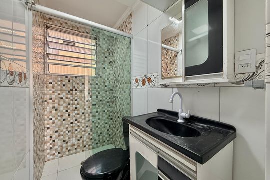 Banheiro de apartamento à venda com 2 quartos, 50m² em Jardim Novo Santo Amaro, São Paulo