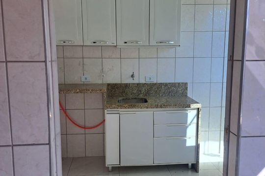 Cozinha de casa para alugar com 3 quartos, 100m² em Vila Taquari, São Paulo