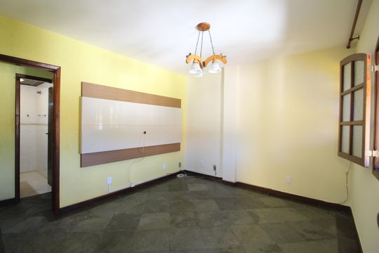 Casa de Condomínio para alugar com 2 quartos, 225m² em Taquara, Rio de Janeiro