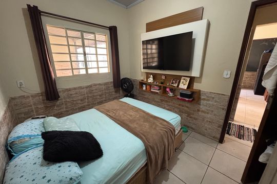 Casa à venda com 4 quartos, 126m² em Qr 617, Conj 4, Brasília