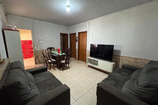 Casa à venda com 4 quartos, 126m² em Qr 617, Conj 4, Brasília