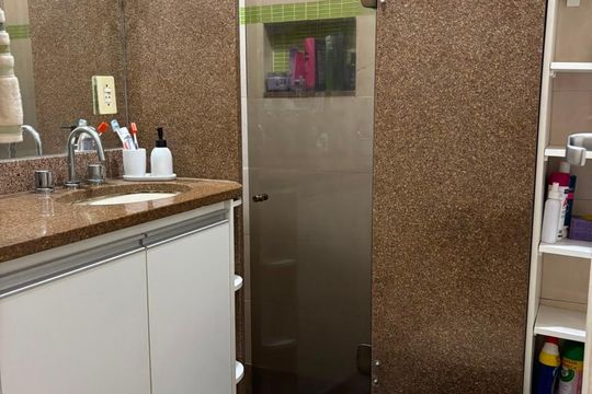 Banheiro de apartamento à venda com 2 quartos, 52m² em Vila Isabel, Rio de Janeiro