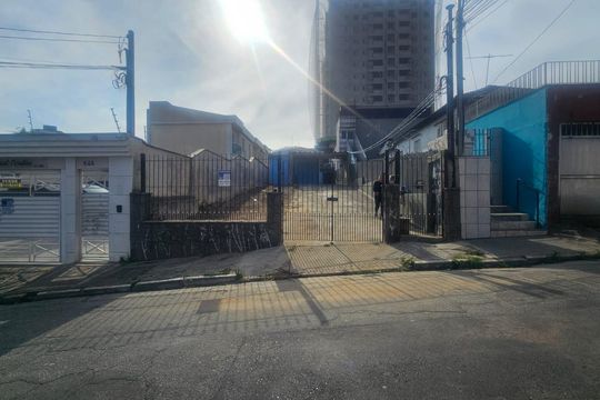 Fachada de casa para alugar com 1 quarto, 120m² em Vila Esperança, São Paulo
