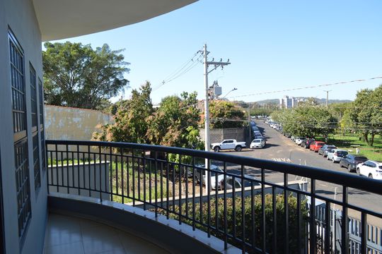 Sacada de casa para alugar com 3 quartos, 260m² em Ribeirânia, Ribeirão Preto