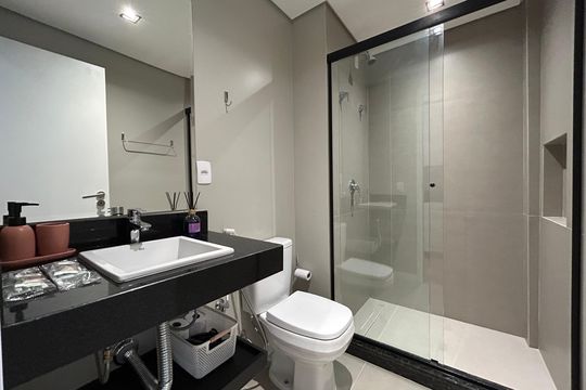 Banheiro  de apartamento para alugar com 1 quarto, 30m² em Centro, Florianópolis